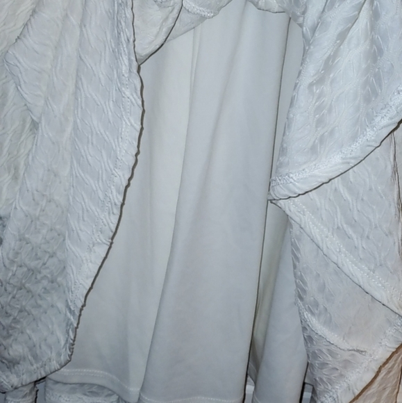 Short off white spring dress. Sleevless. Size large. - Picture 3 of 6